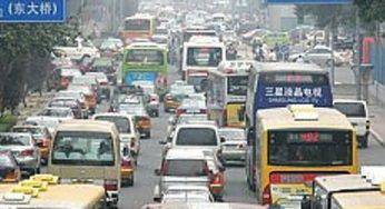 Traffico auto in Cina: Pechino limita le immatricolazioni per il 2011
