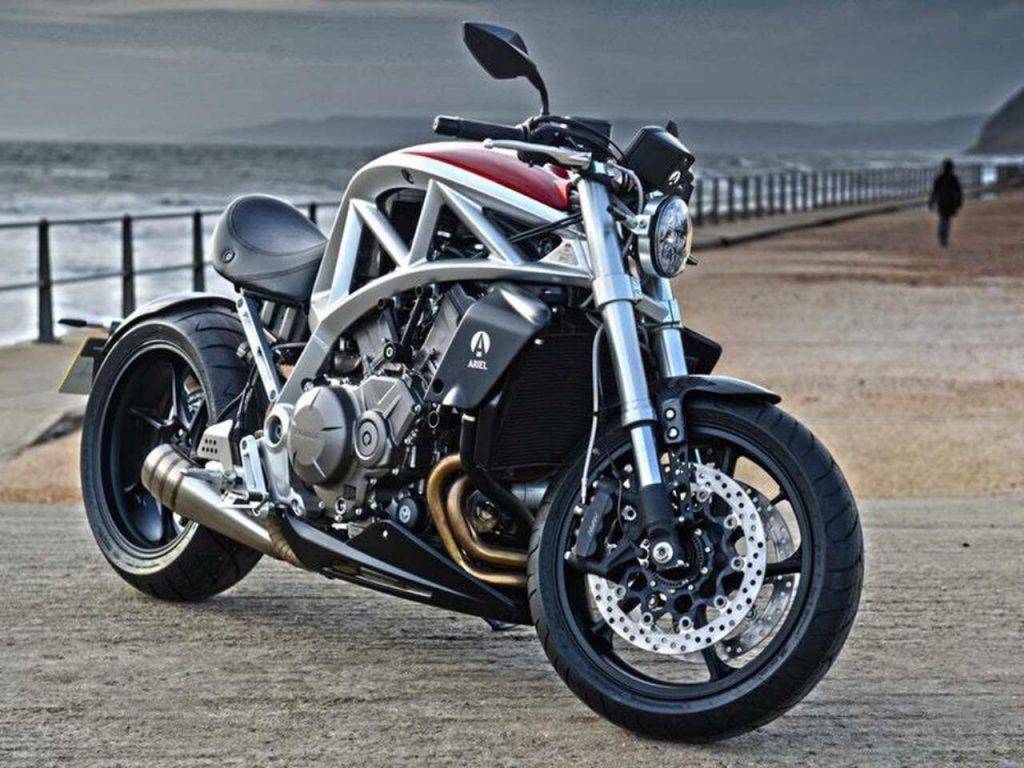 Nuova Ariel Ace Iron Horse: L'arte del metallo