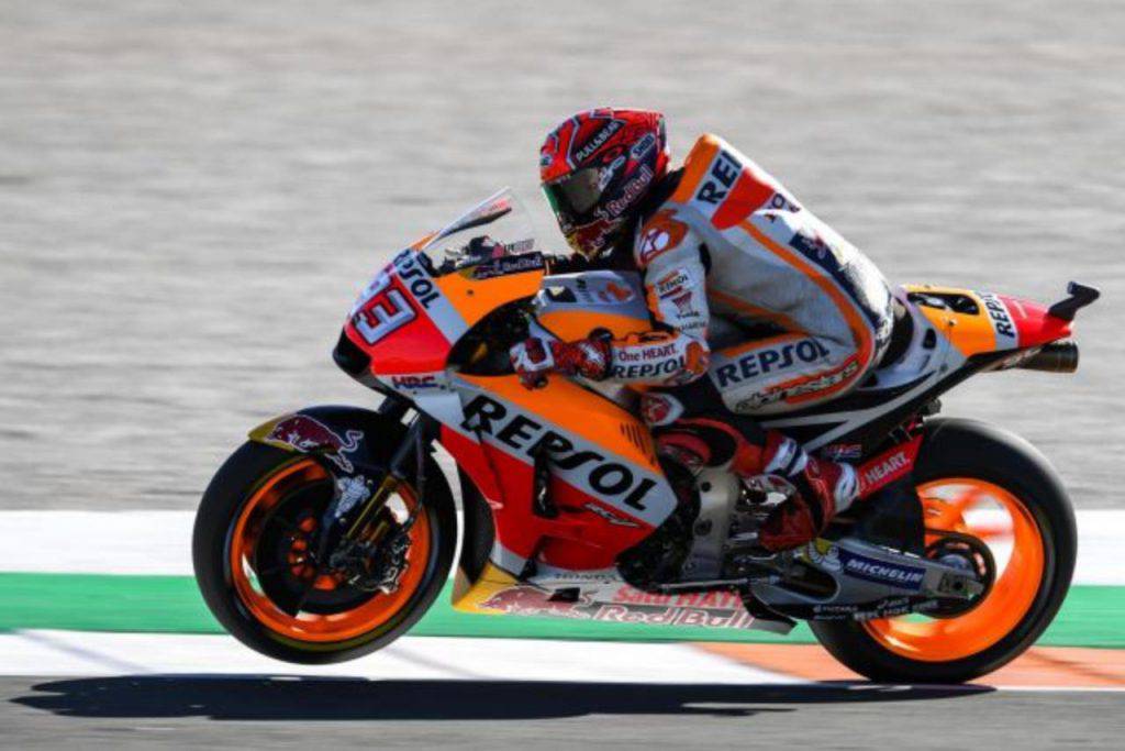 MotoGP, Marquez domina anche a Valencia