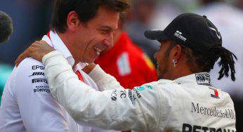 Hamilton, testa alla Mercedes: Wolff racconta la quarantena col pilota