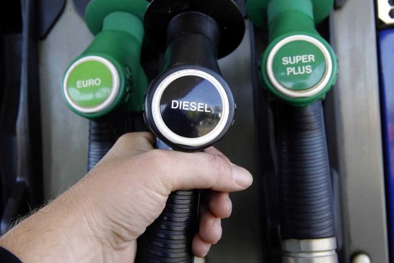Auto, Diesel e Benzina verso stesso prezzo: il progetto del governo