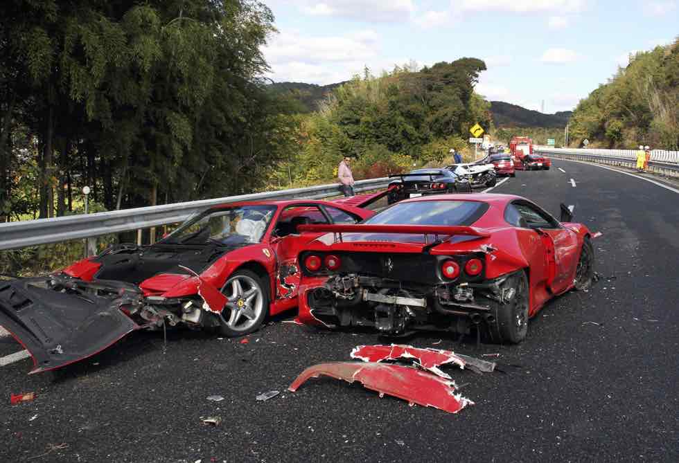 8 ferrari incidentate