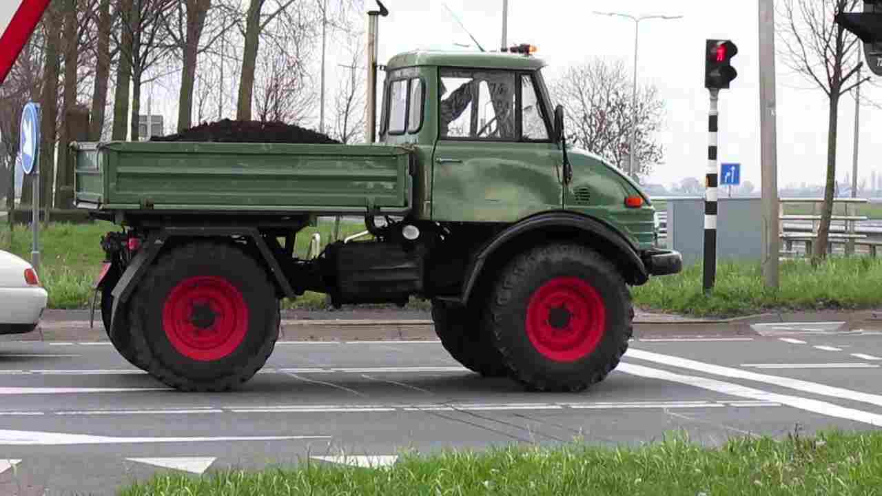 Mercedes Unimog