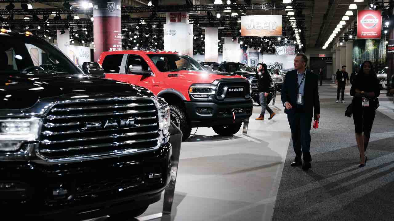 salone dell'auto di new york esposizione rimandata agosto