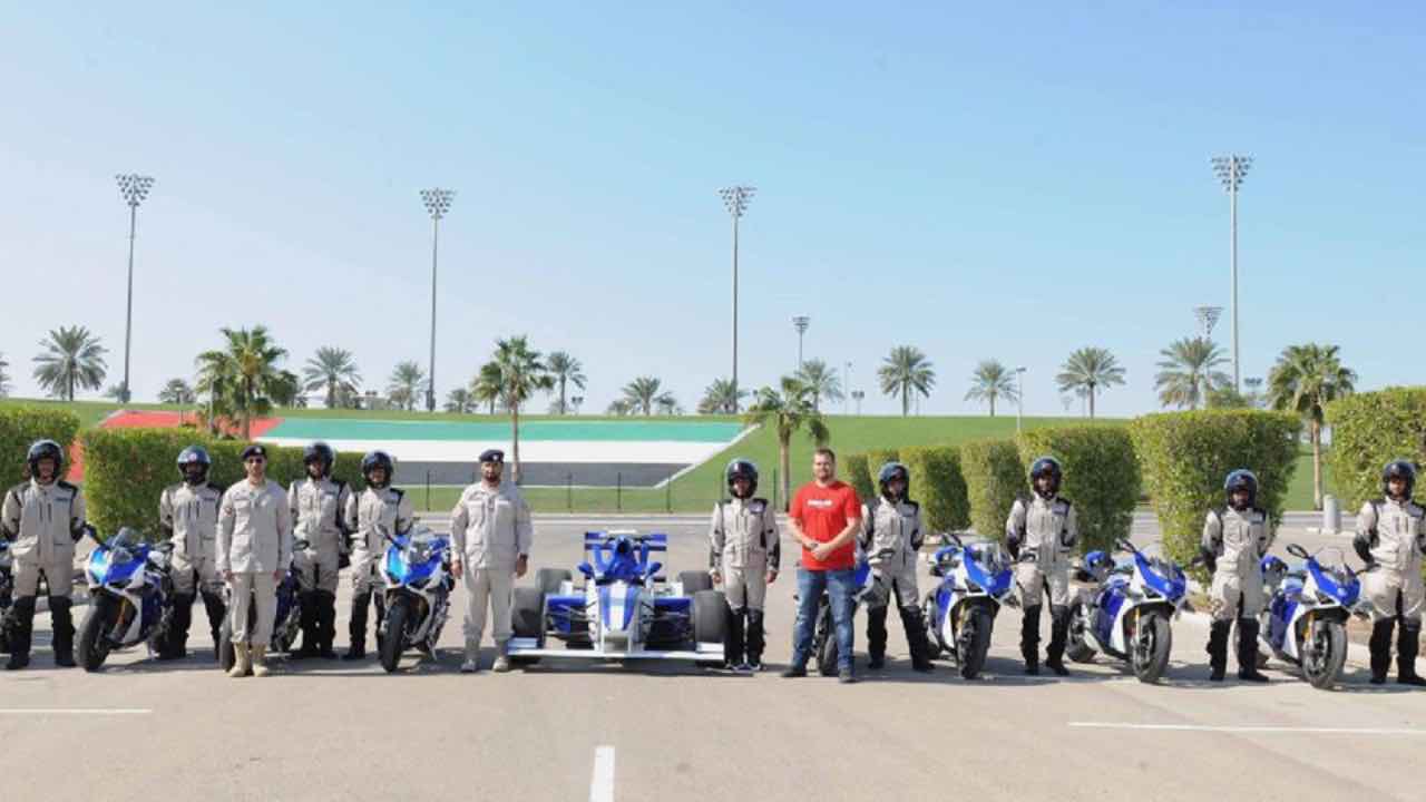 polizia abu dhabi ducati V4R