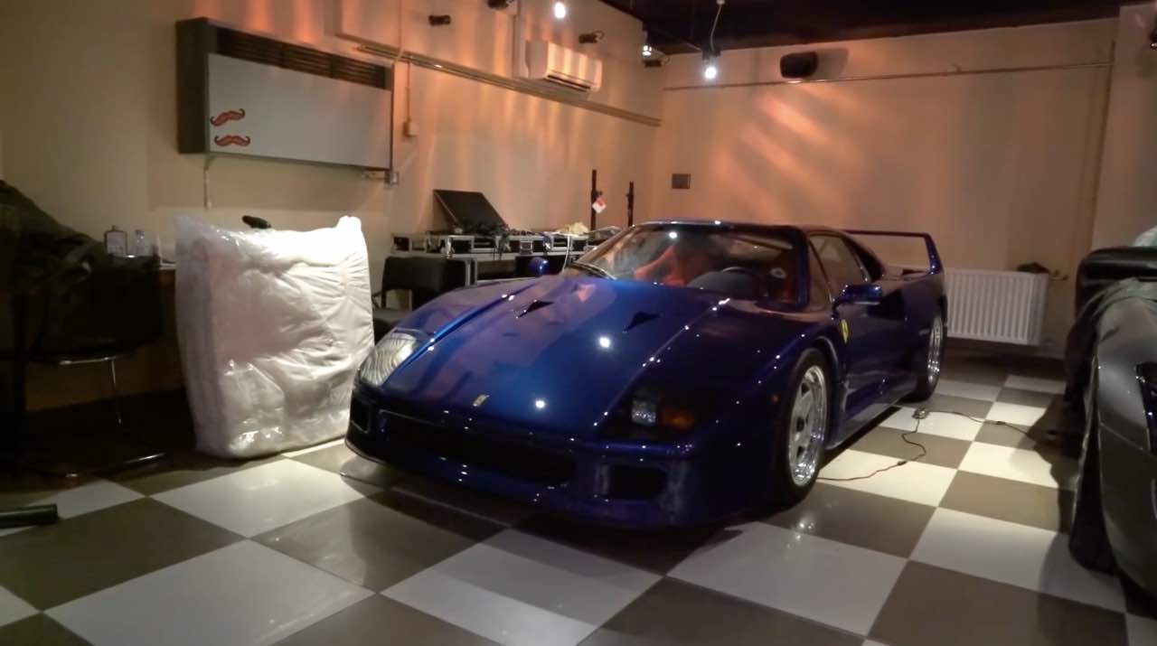 Ferrari F40 blu