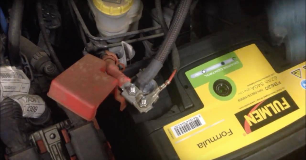 cambio batteria dell'auto come fare