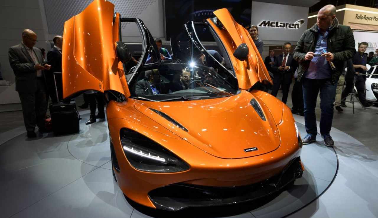 McLaren distrutte da BMW: prese due in un unico colpo