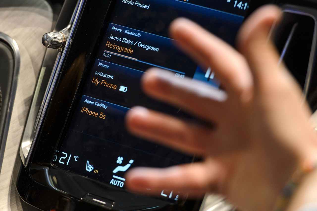 Display touch in auto