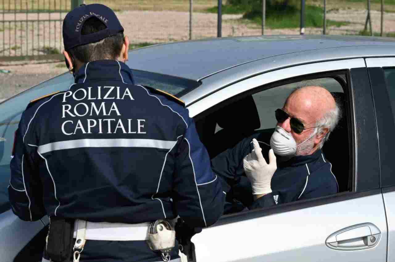 Controlli sulla Pontina (foto Getty)