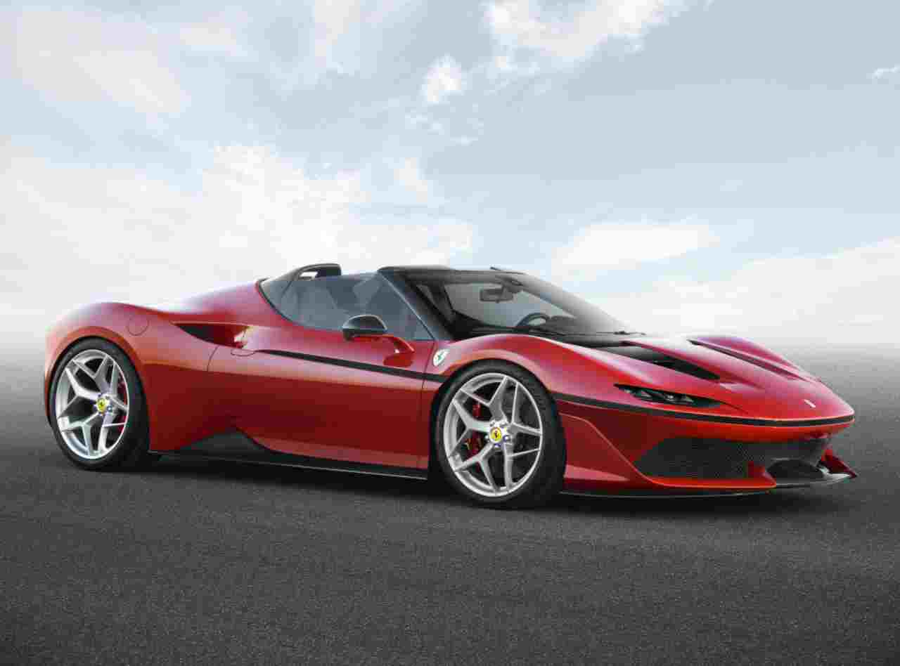 Ferrari, obiettivo SUV per il 2022