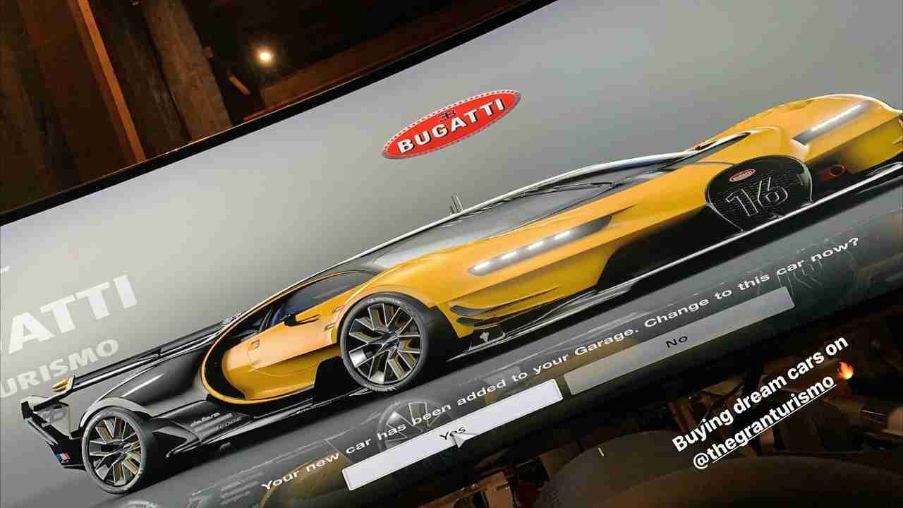 Hamilton mostra la versione virtuale della Bugatti Gran Turismo