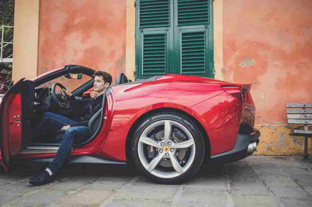 Leclerc al volante della Ferrari Portofino