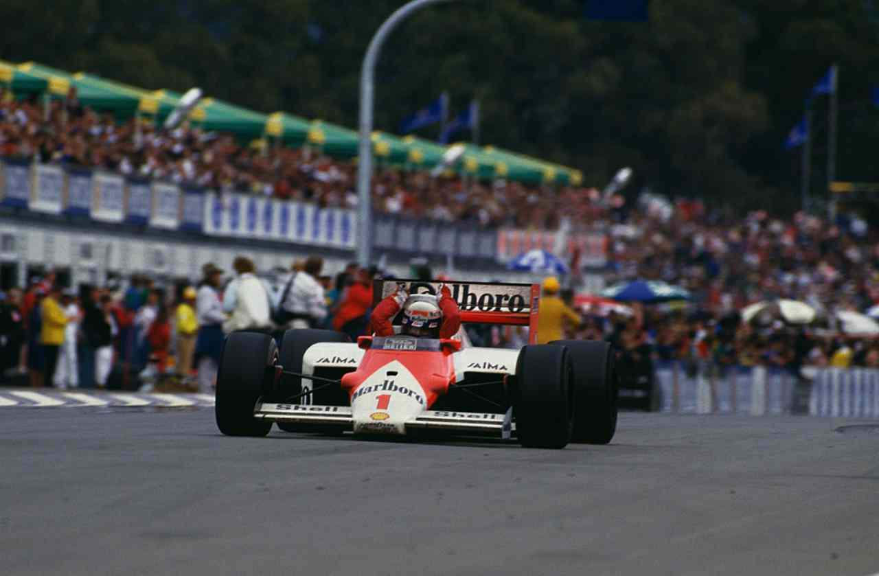 Alain Prost al GP d'Australia 1986 (foto Getty)