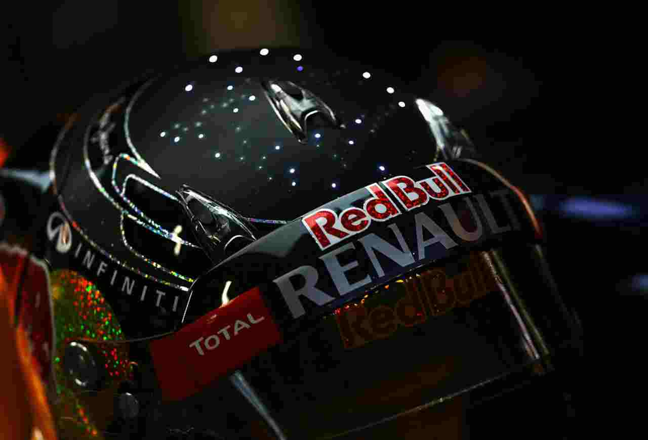 Il casco con i LED di Vettel a Singapore nel 2012