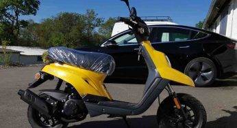 Booster, l’iconico scooter anni ‘90 diventa elettrico: tutti i dettagli