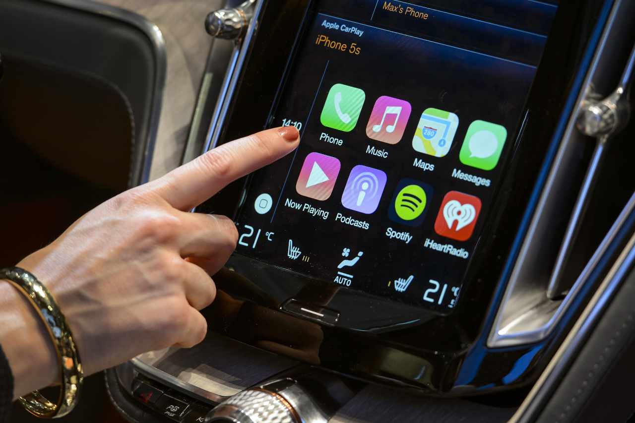 Apple CarPlay