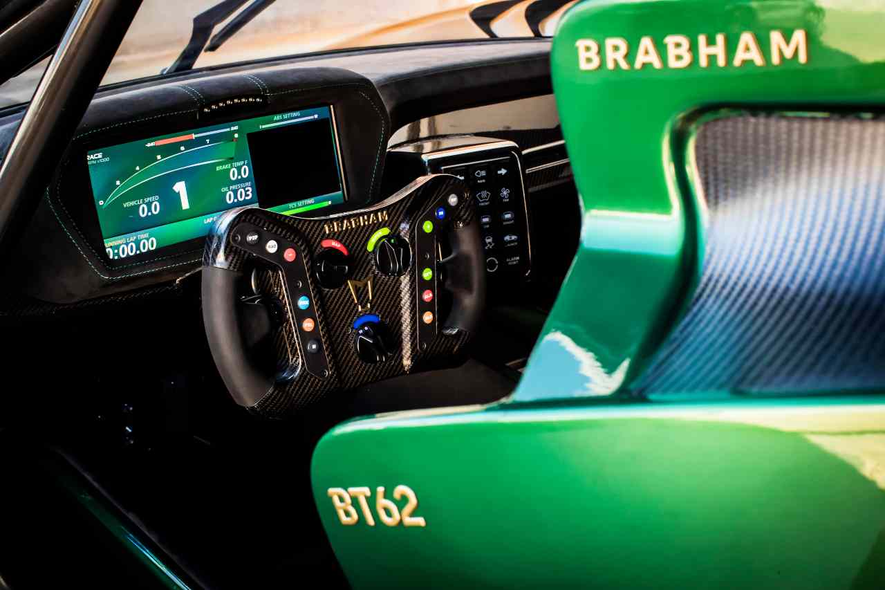 Brabham BT62 interni