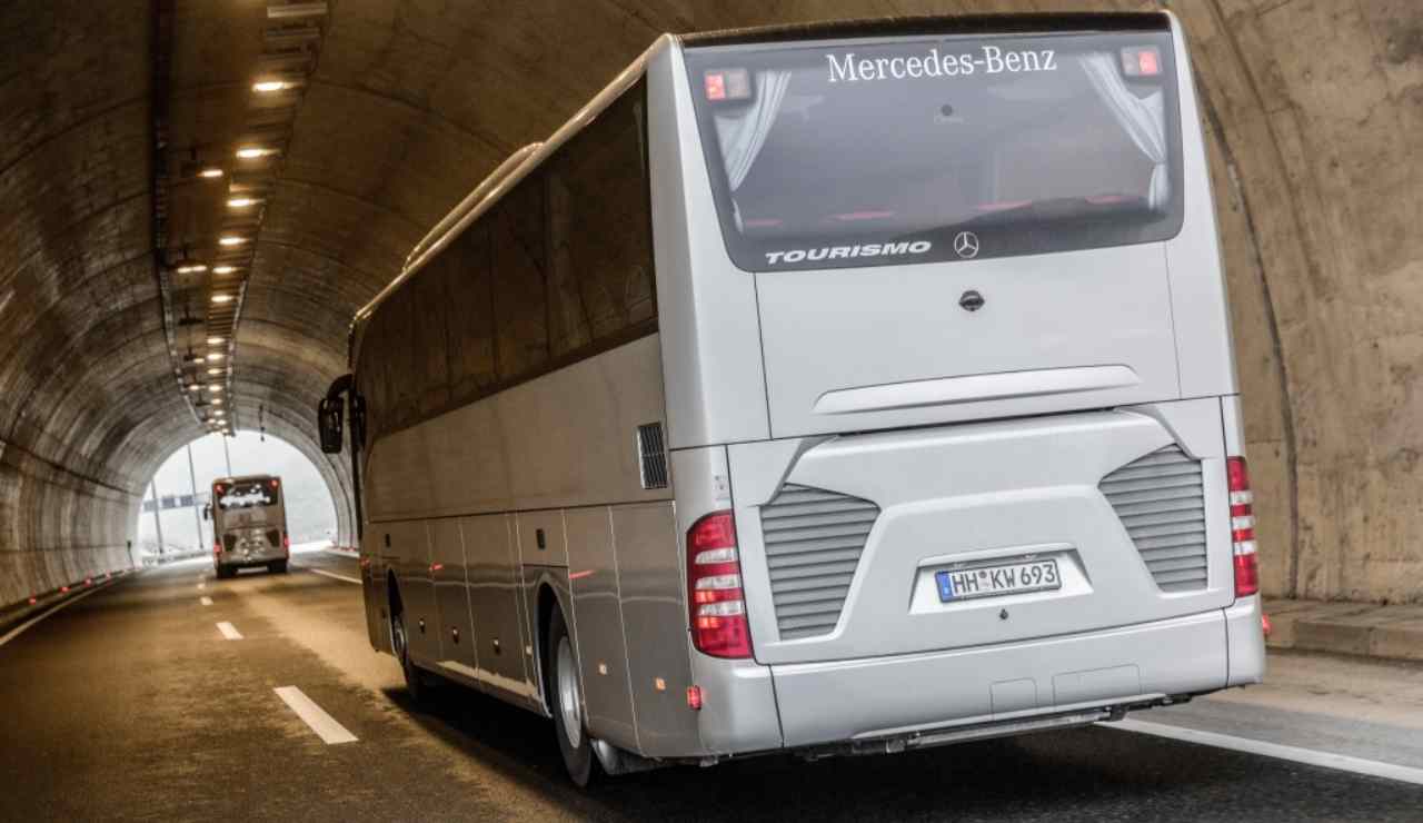 Bus Autobus auto sanifica
