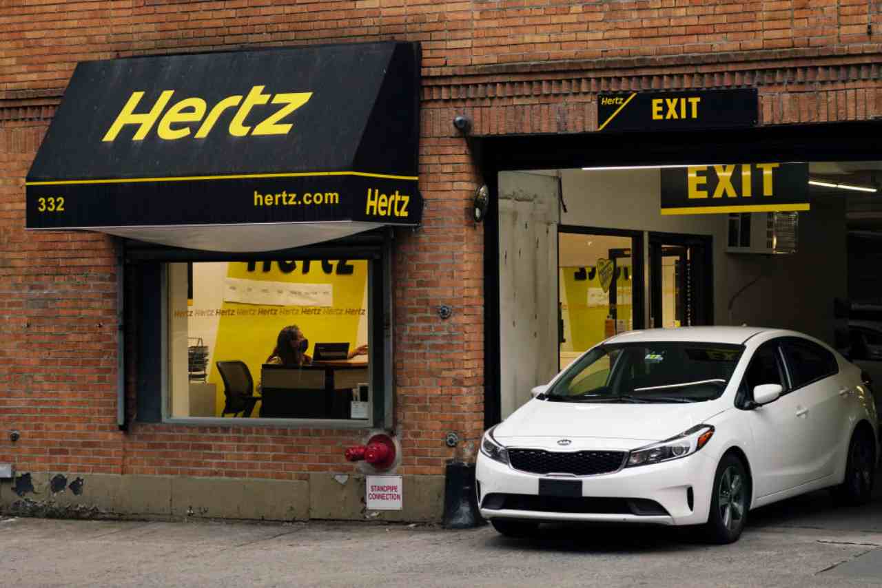 Hertz smentisce fallimento