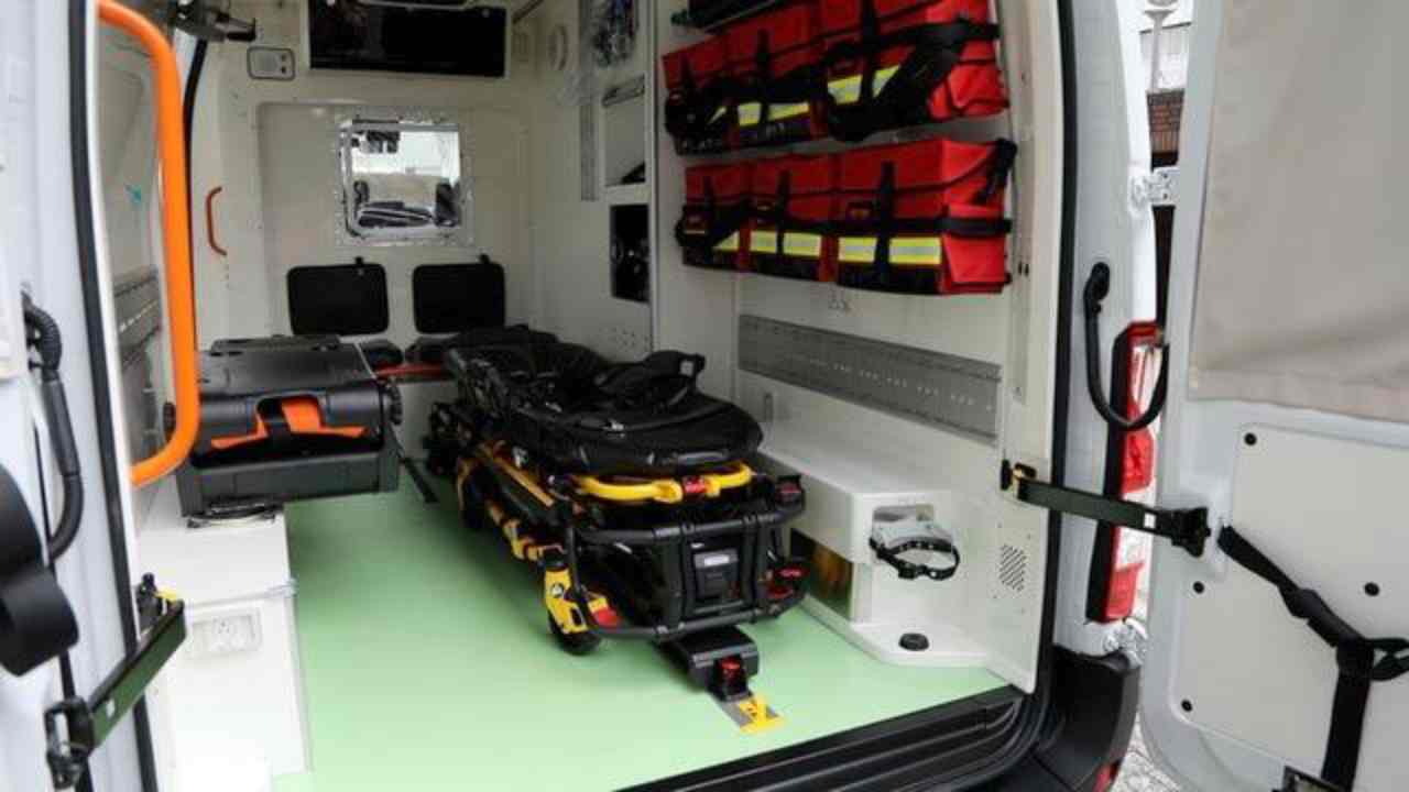 Nissan, presentata in Giappone l'ambulanza a zero emissioni