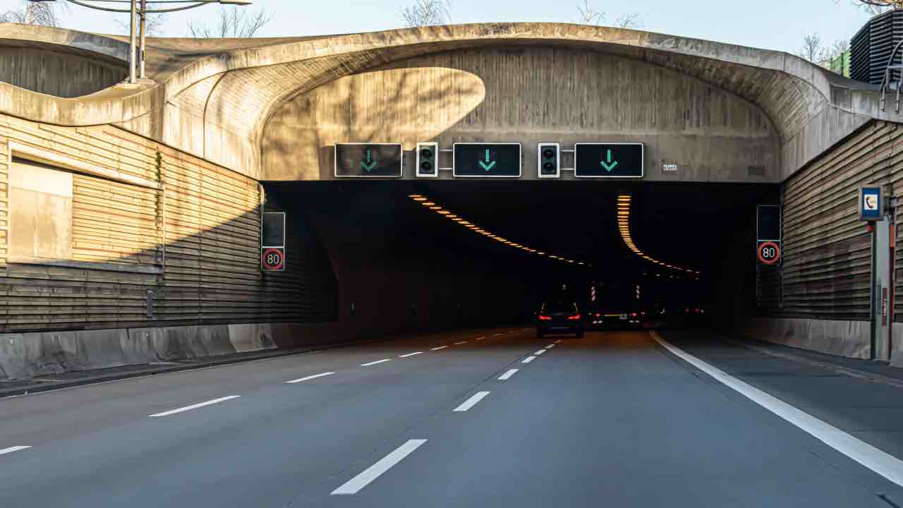 autostrada a1 tunnel