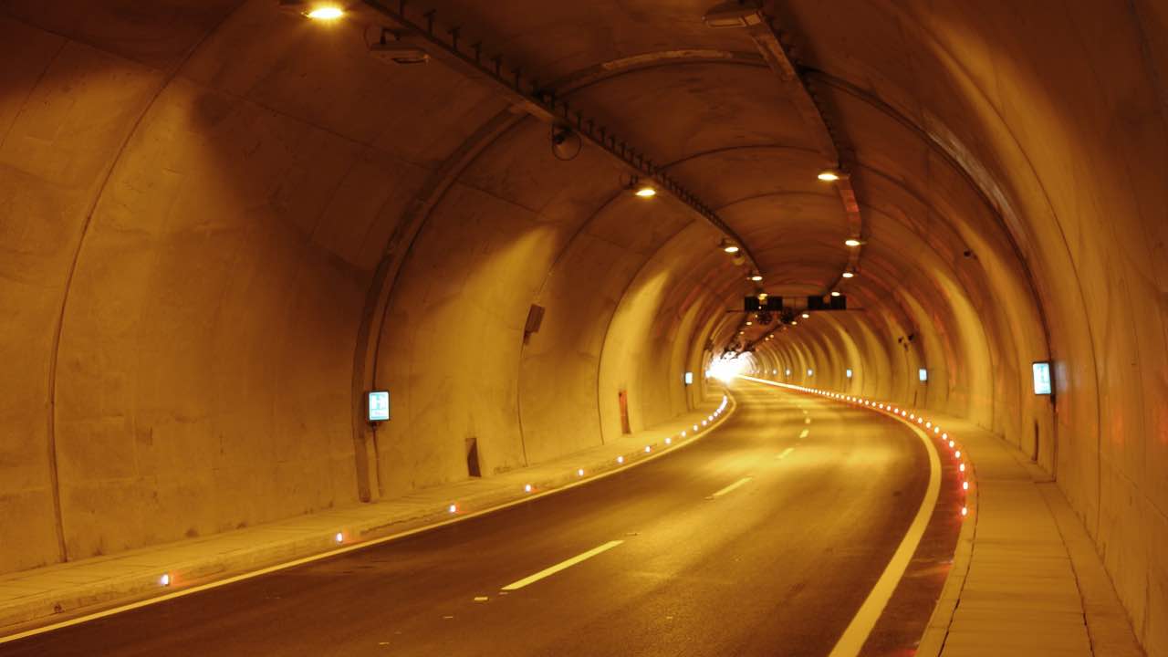 autostrada a1 tunnel