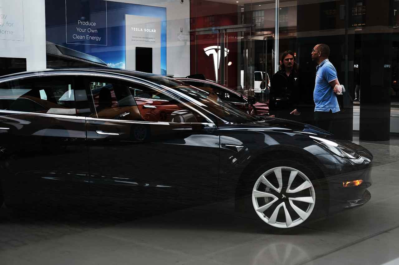 Acquista Tesla per sbaglio