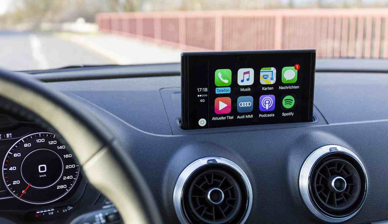 Apple CarPlay