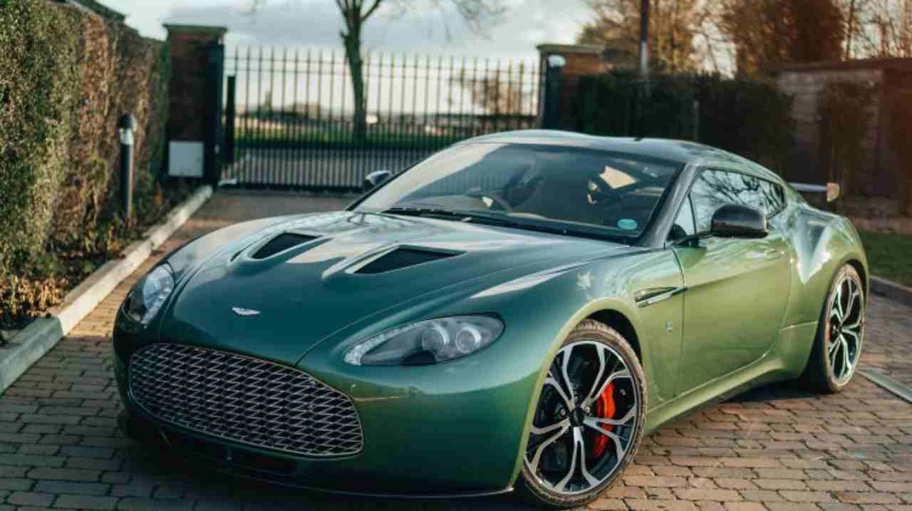 Aston Martin V12 Zagato, all'asta l'unico prototipo in alluminio