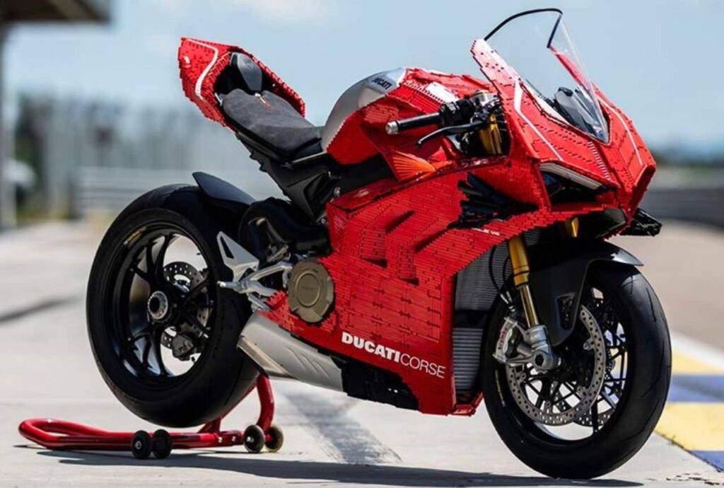 Ducati Panigale V4 R