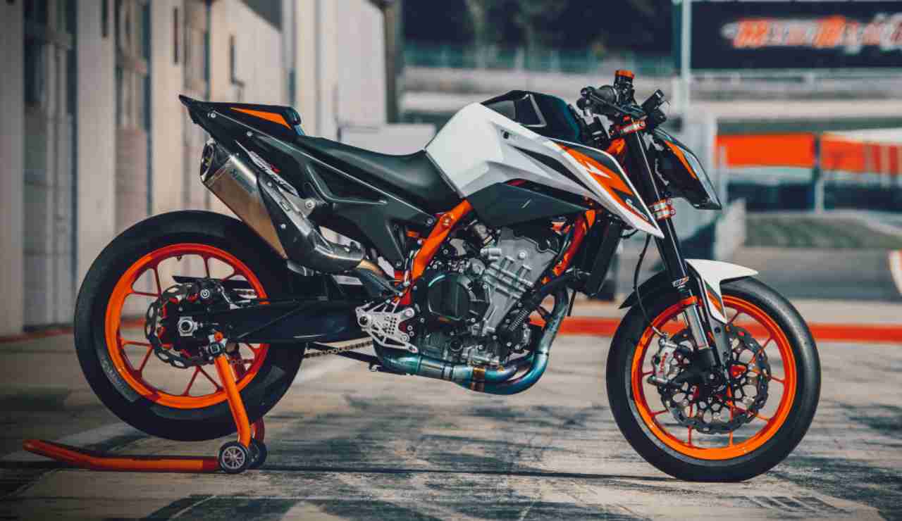 KTM 890 Duke R