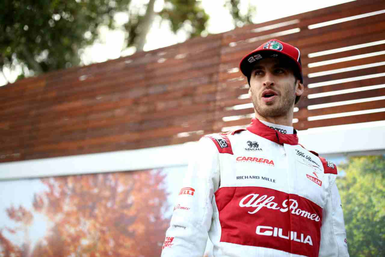 "Giovinazzi meglio di Sainz per la Ferrari”: il manager boccia l'iberico