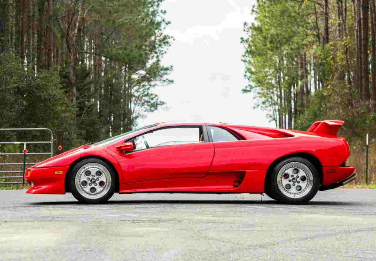 Lamborghini Diablo, incidente per il conduttore di Top Gear - Foto