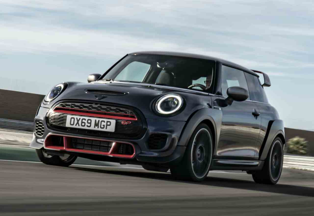 Mini John Cooper Works GP, un fan vince il modello numero uno - video