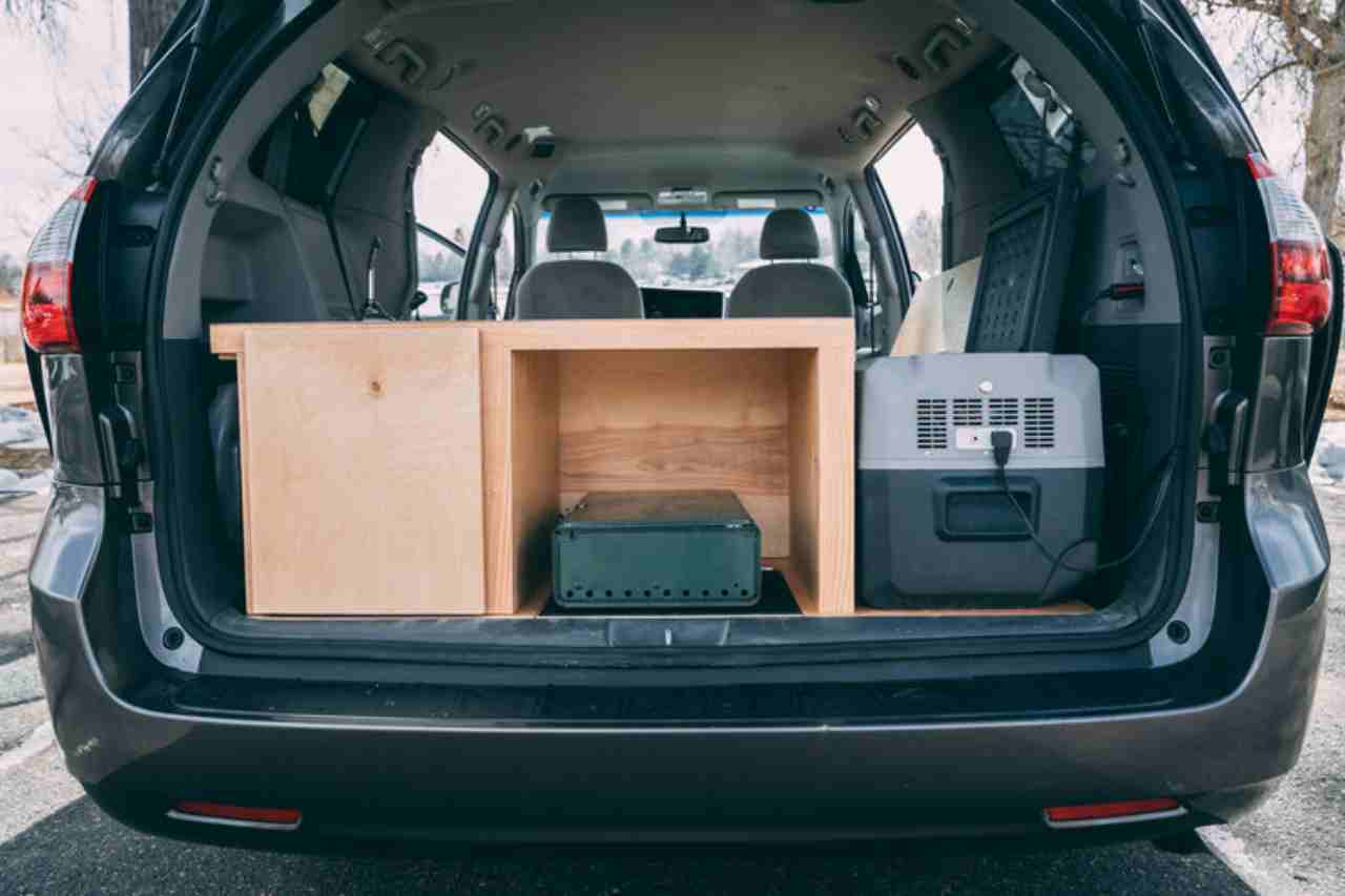 Toyota Sienna XLE, come trasformare il minivan in un camper