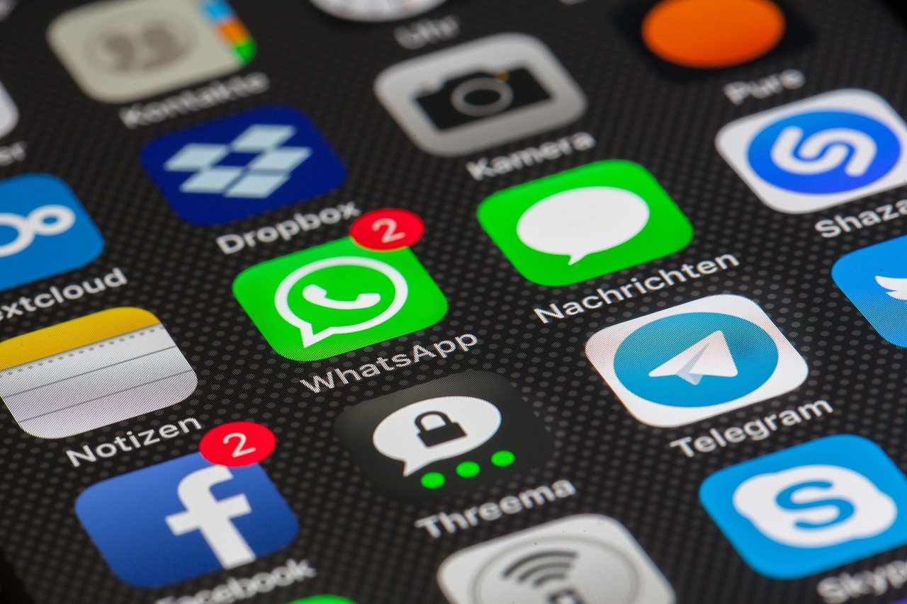 Whatsapp, applicazioni per messaggi 