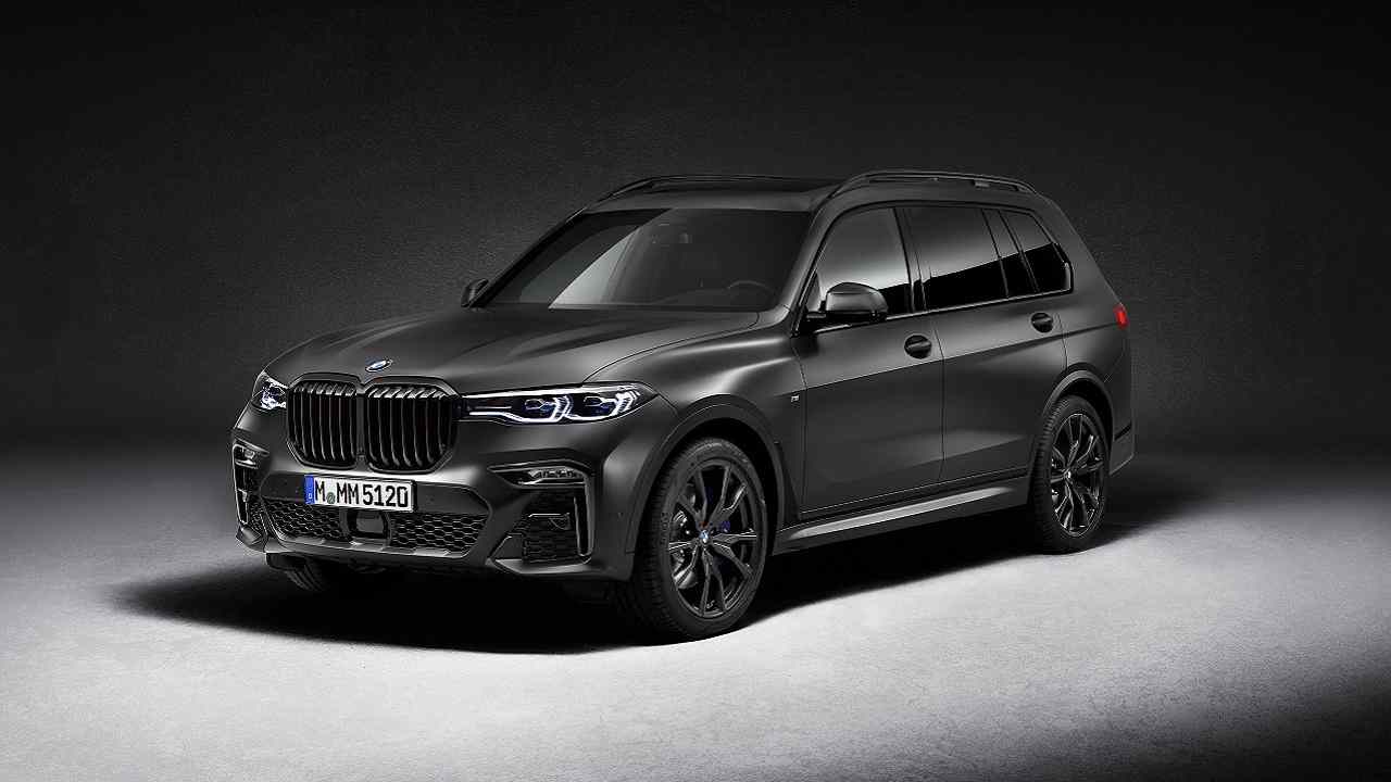 BMW X7 Dark Shadow Edition