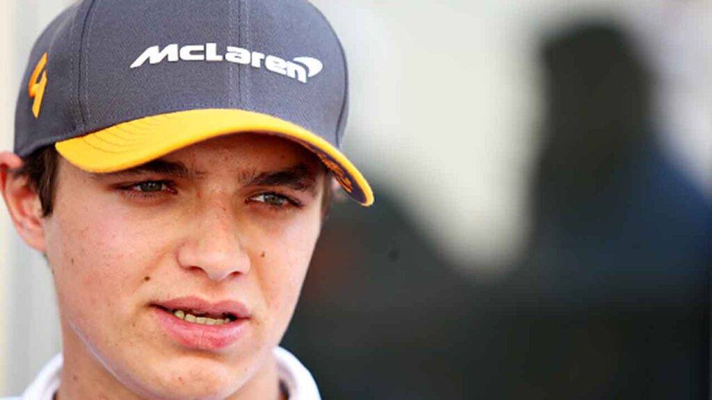 Lando Norris a Silverstone con un casco speciale - Foto