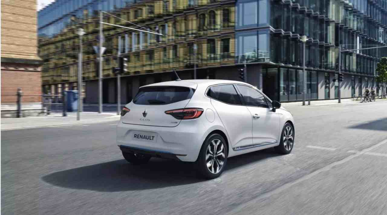 Renault Clio, Megane e Captire diventano ibride: allestimenti e prezzi