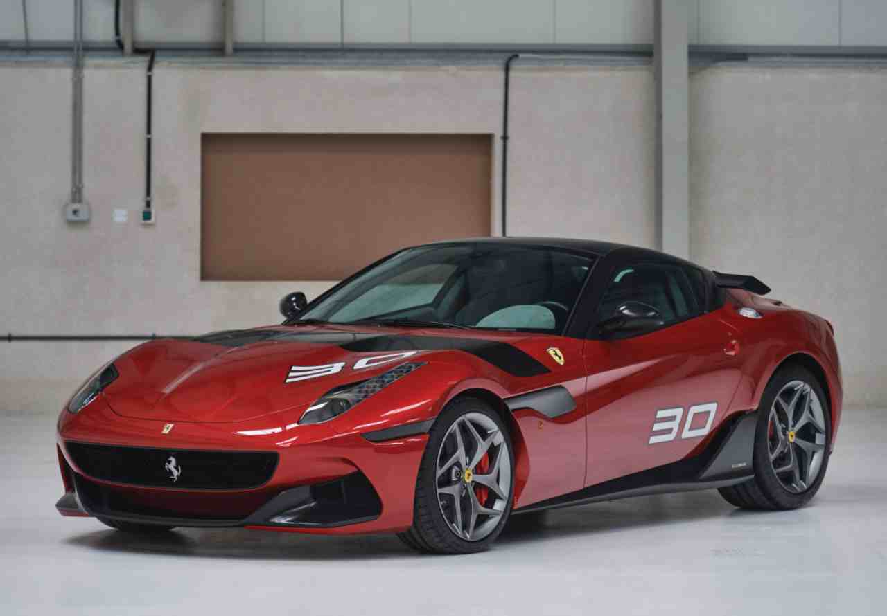 Ferrari SP30 all'asta, un pezzo unico cerca casa: la valutazione