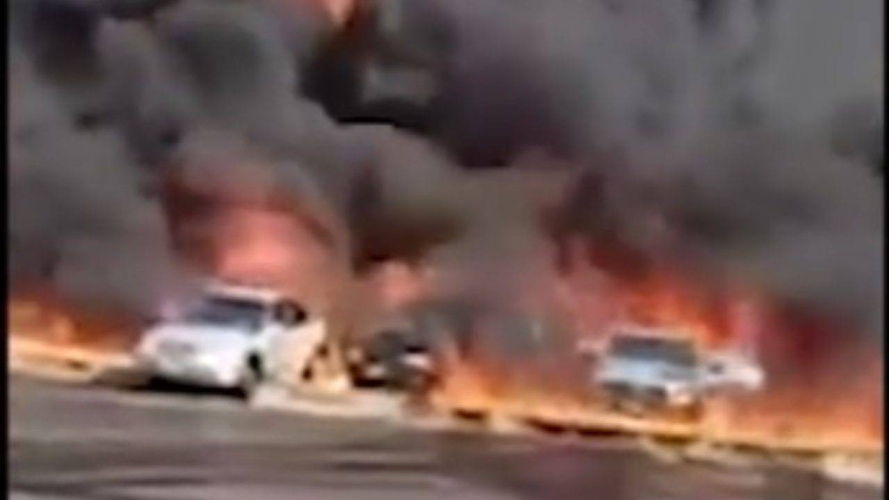 Egitto, esplode condotta carburante: incendio distrugge decine di Auto