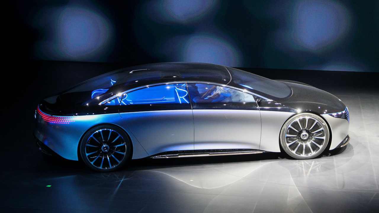 Mercedes EQS, possibile autonomia da record: le indiscrezioni sull'elettrica