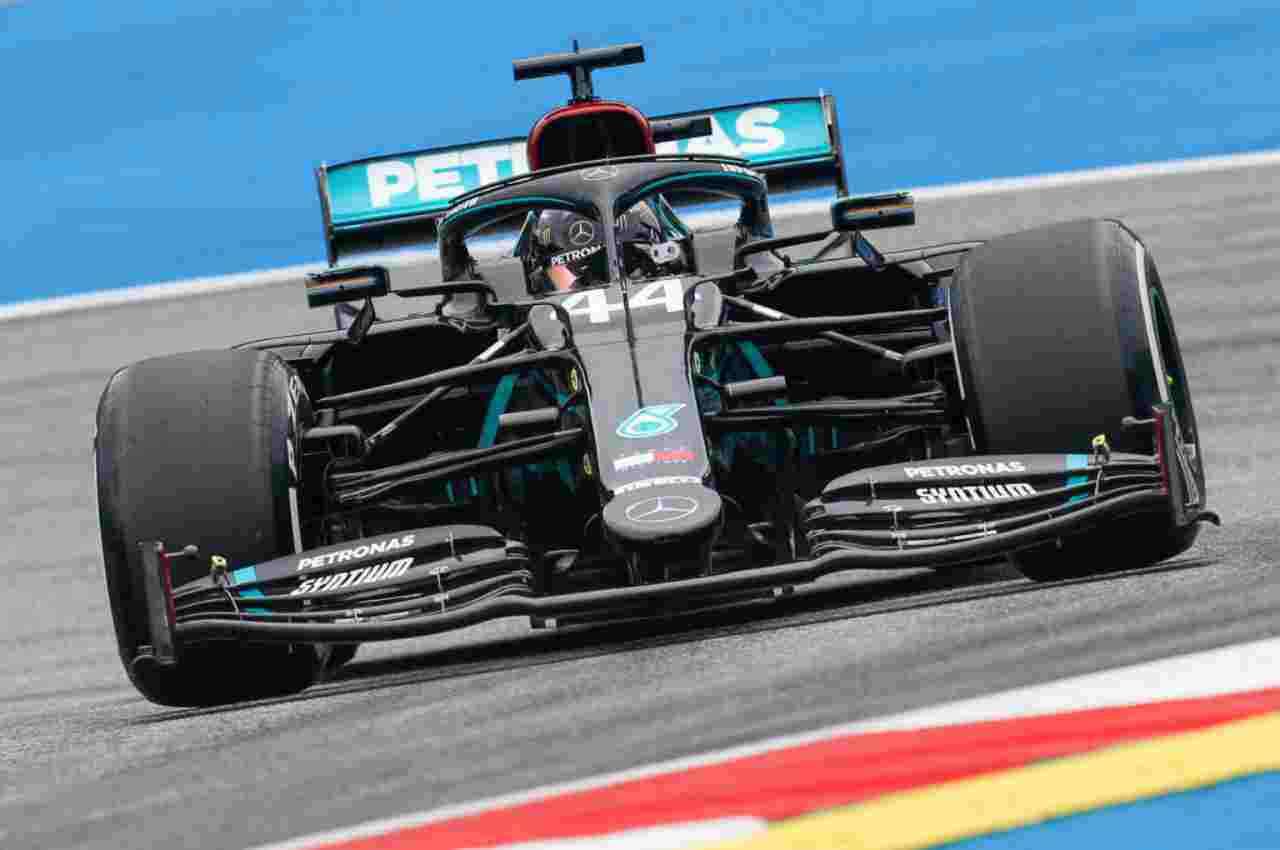 Mercedes W11, livrea nera, telaio filante e DAS: la scheda tecnica