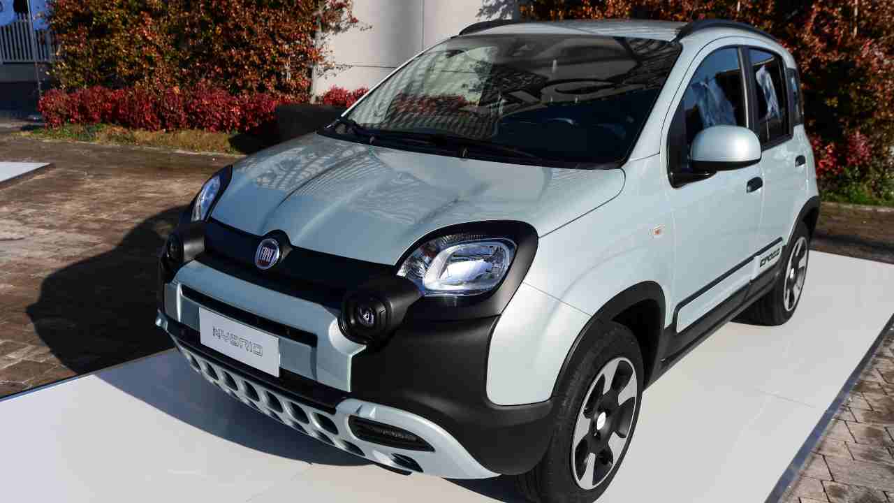 Fiat Panda Hybrid: arriva l'elettrica. Le caratteristiche