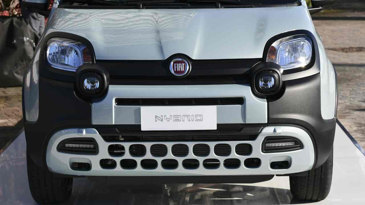 Fiat Panda Hybrid: arriva l'elettrica. Le caratteristiche