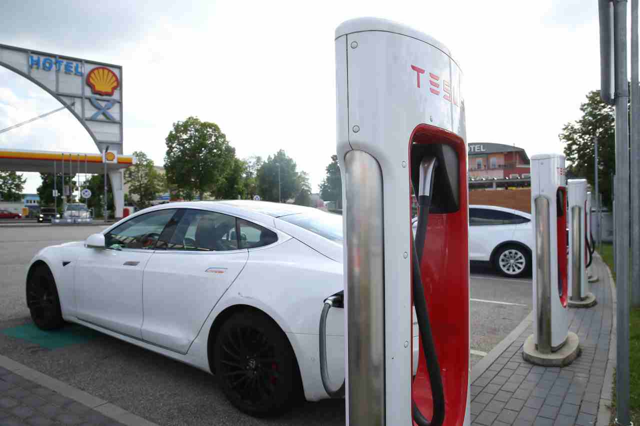 Tesla, il progetto di Musk: come potrebbero cambiare batterie e software