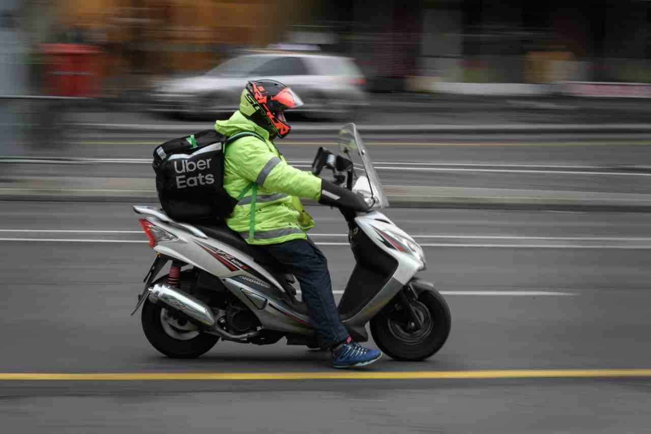 Rapina rider a Napoli: è stato ritrovato lo scooter sottratto al 50enne ex macellaio. Sono stati arrestati i 5 malviventi