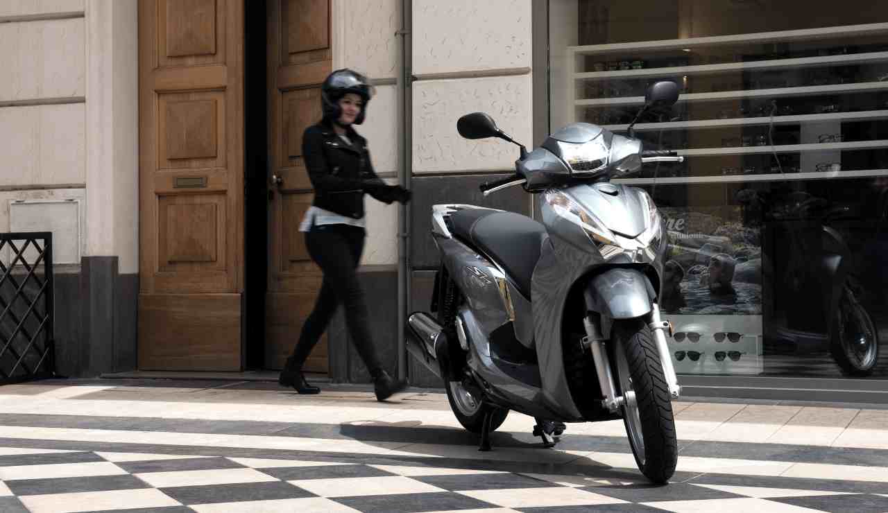 Honda SH Mercato Moto Scooter