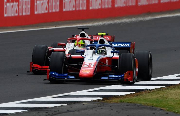 Robert Shwartzman e Mick Schumacher